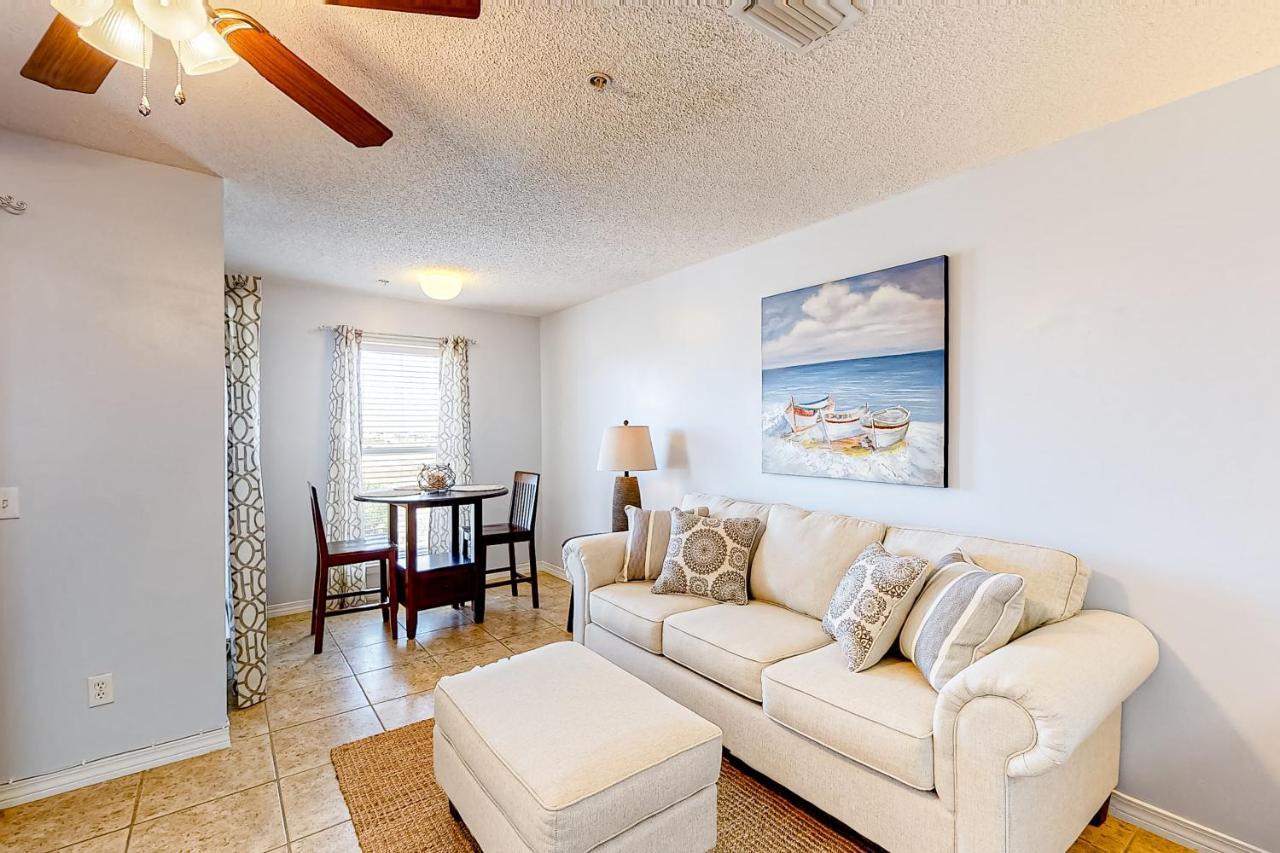 Gulf Island Condos II Наварра Номер фото